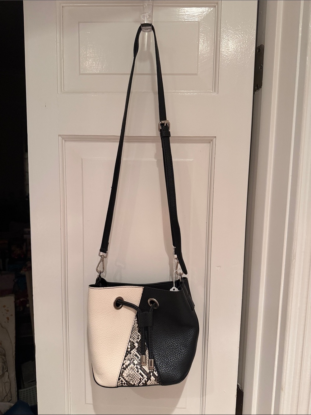 Steve Madden Black & White w Snakeskin Print Bucket Crossbody Bag/Purse